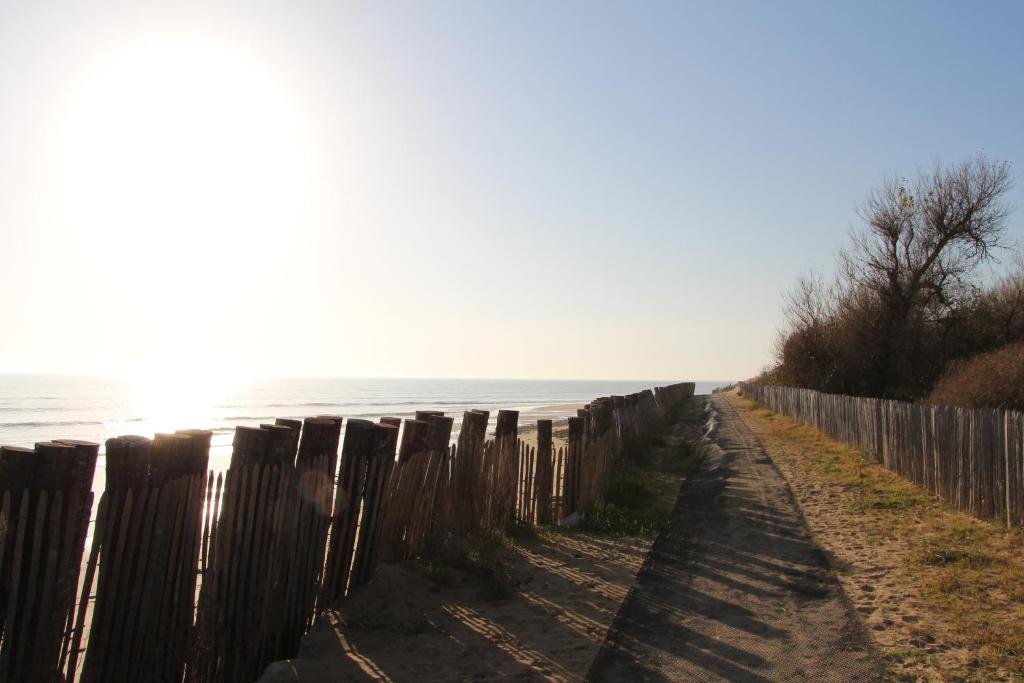 Hotel Au Petit Bonheur La Tranche-sur-Mer Zewnętrze zdjęcie
